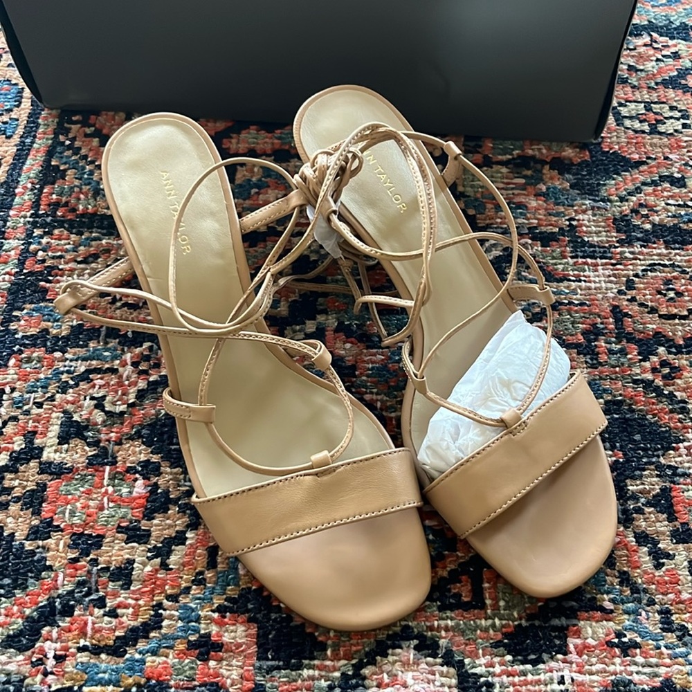 New Ann Taylor camel Magdalena wrap heeled sandal size 7